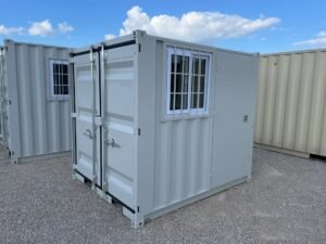 Contenedor de envío cúbico de 7 pies con una puerta y ventana